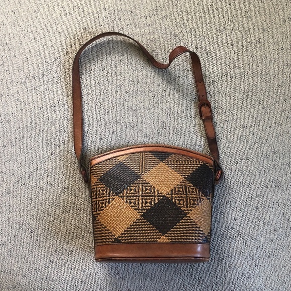 Elliott Lucca Handbags - Indonesian woven rattan leather Elliot lucca bag